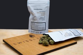 Cinq produits cannabiques sont disponibles à Zurich dans dix pharmacies, six clubs sociaux et dans le centre municipal d'information sur les drogues. Quatre autres s'y ajouteront dès l'automne. Seuls les participants à l'étude y ont accès.